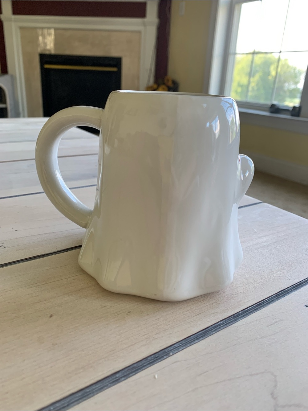 White Ghost 'BOO' Ceramic Halloween Mug - Picture 2 of 3